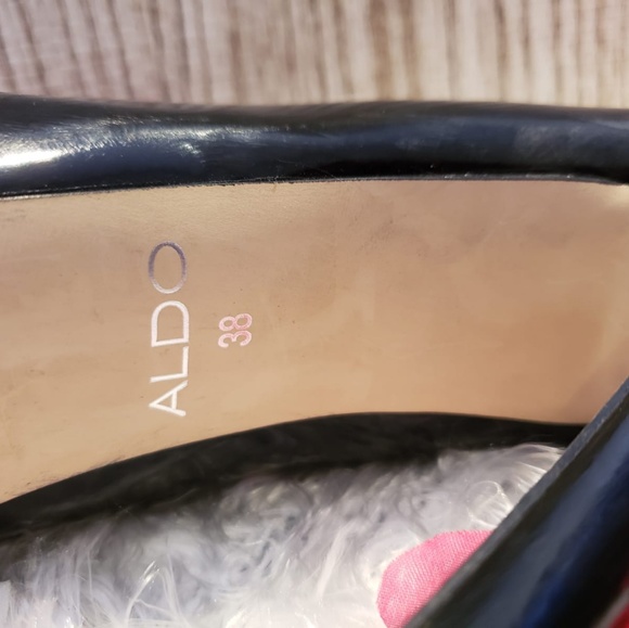 Shoes - Picture 3 of 8